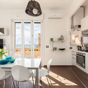  Apartment Beach Apartment